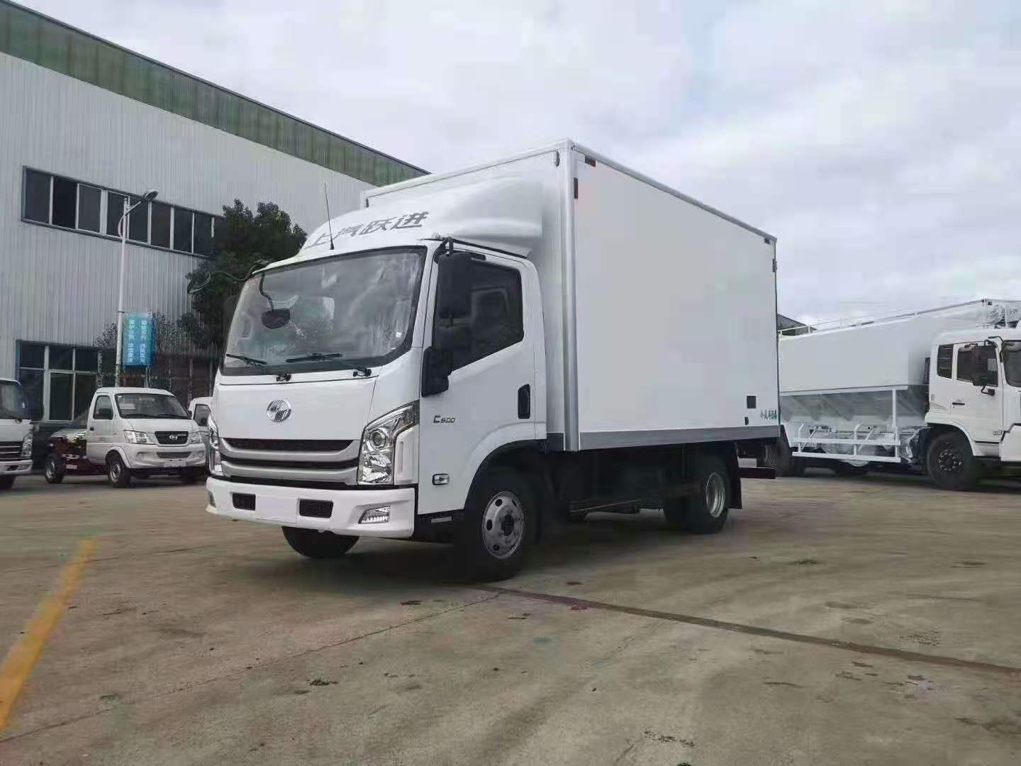 鹿城跃进云内170马力自动档4.2米冷藏车