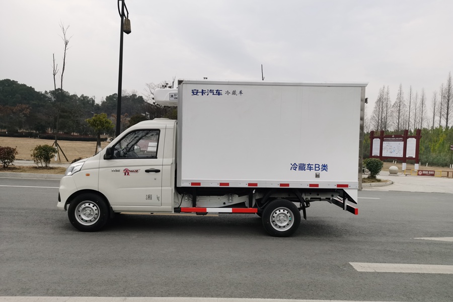 2.8米微型福田祥菱V1冷藏車廠家價格