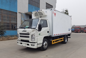 江铃4.2米小型冷藏车