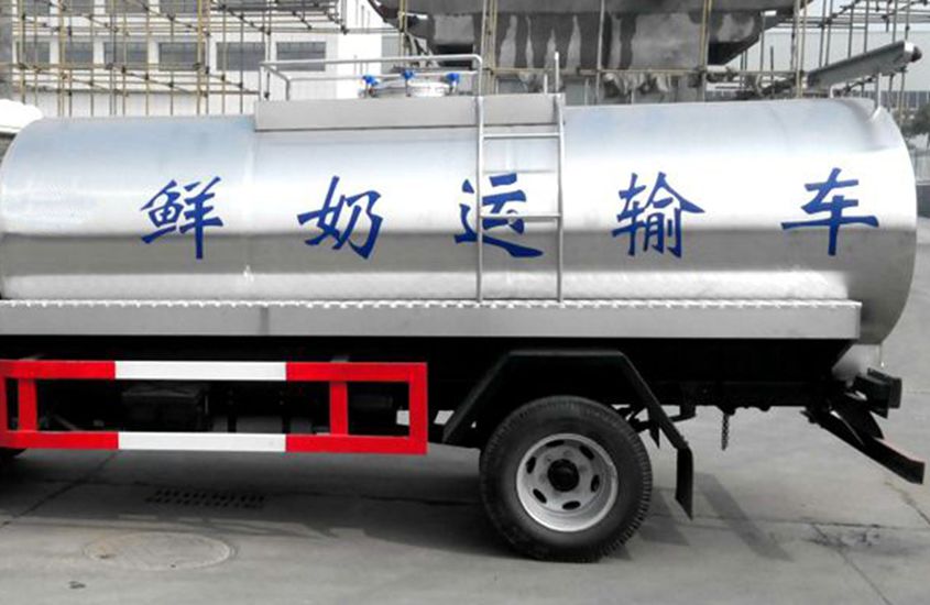 时代小型鲜奶运输车奶罐图片 时代小型鲜奶运输车奶罐图片