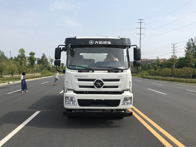 新款12吨洒水车图片