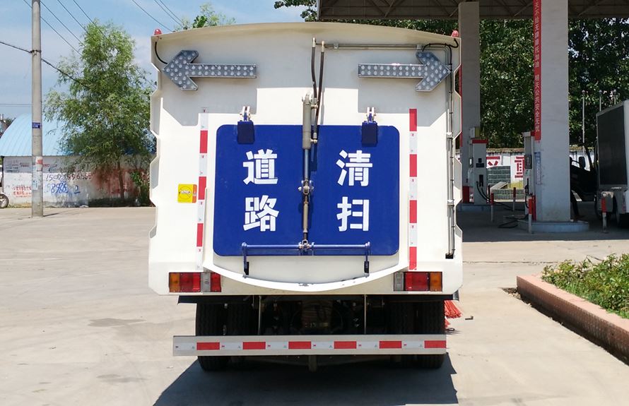 五十铃3吨扫路车图片3