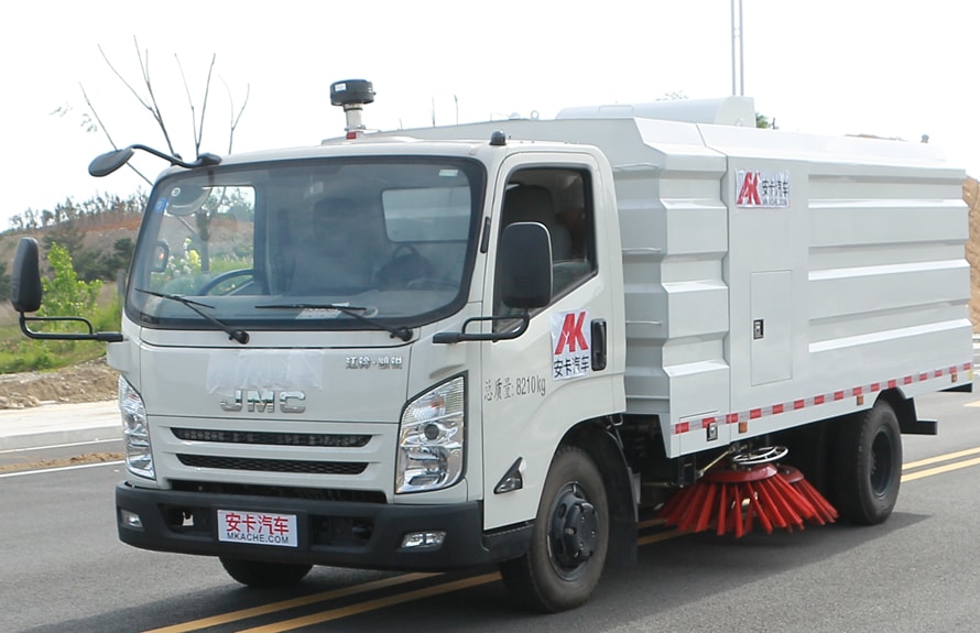 江铃扫路车