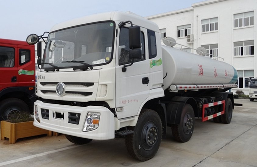 东风小三轴20吨洒水车 东风小三轴20吨洒水车