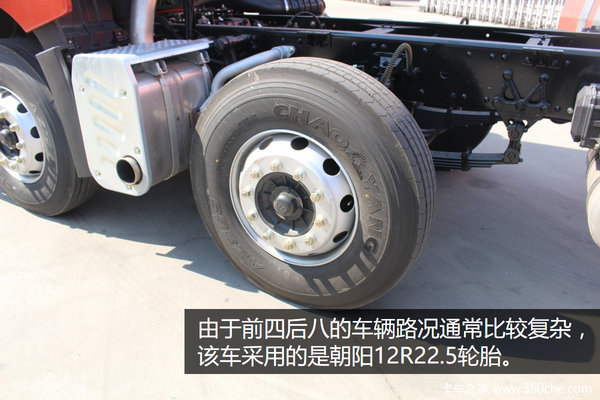 解放JH6-9.6米冷藏車12.00輪胎