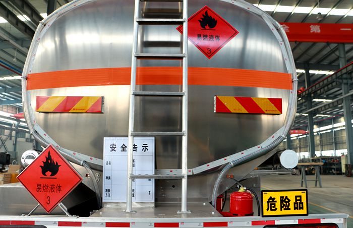 解放23吨油罐车危险标识图片
