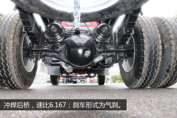 解放虎V全落地平板清障车图片(三十四) 解放虎V全落地平板清障车图片(三十四)
