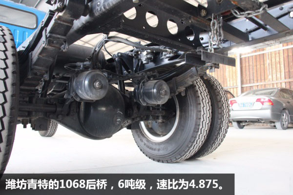 解放虎V5.6米平板清障车图片(六) 解放虎V5.6米平板清障车图片(六)