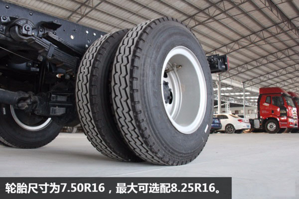 解放虎V5.6米平板清障车图片(七) 解放虎V5.6米平板清障车图片(七)