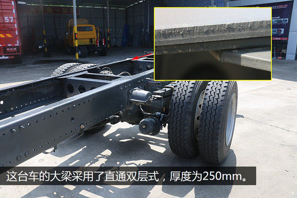 东风D9一拖三平板清障车图片(十四) 东风D9一拖三平板清障车图片(十四)