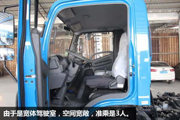解放虎V一拖二蓝牌平板清障车图片(四) 解放虎V一拖二蓝牌平板清障车图片(四)