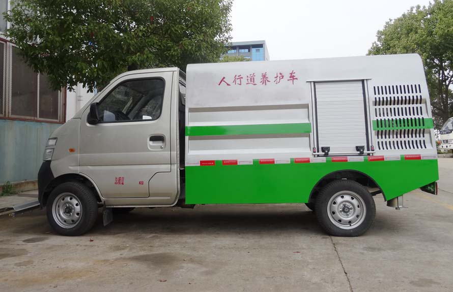 长安小型路面清洗养护车正侧图片