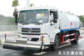 天锦8吨路面清洗车
