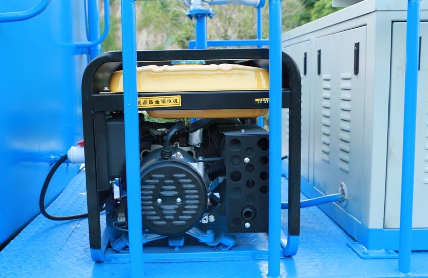 东风多利卡8吨洒水喷雾车柴油发电机组图片