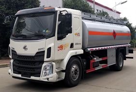 东风柳汽12吨油罐车