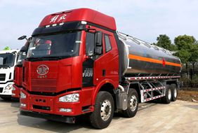 解放23吨铝合金油罐车