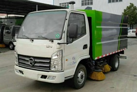 凯马2吨小型扫路车